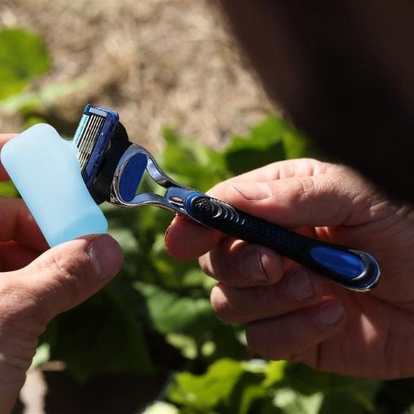 Coghlan's Silicone Razor Covers - Picture 2 of 3